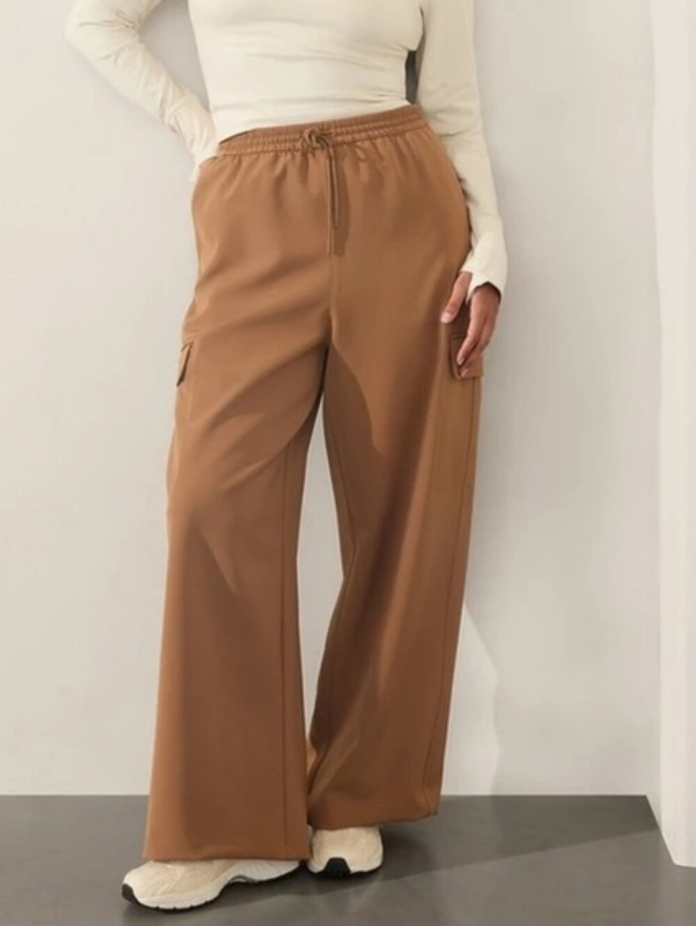 Athleta Promenade Cargo Pant In Walnut